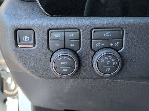 New 2026 Chevrolet Silverado 1500 LT Trail Boss w/ Convenience Package II image 17