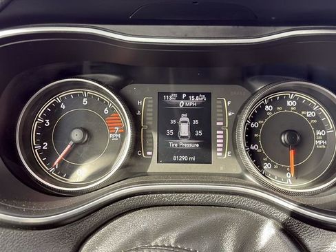 Used 2019 Jeep Cherokee Latitude Plus w/ Cold Weather Group image 17