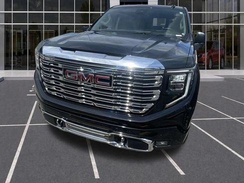 Used 2023 GMC Sierra 1500 Denali w/ Technology Package AWD/4WD image 10