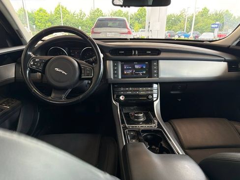 Used 2018 Jaguar XF Premium AWD/4WD image 8