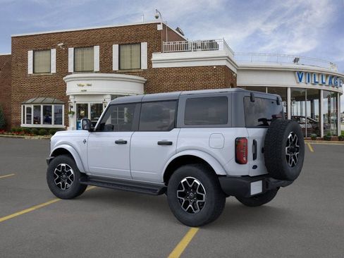 New 2026 Ford Bronco Outer Banks image 4