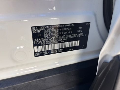 Used 2025 Toyota RAV4 XLE image 29