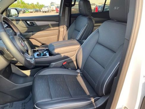 Used 2026 Buick Enclave Sport Touring AWD/4WD image 15