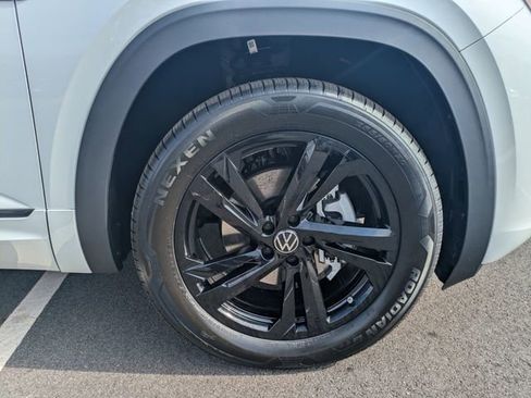 New 2026 Volkswagen Atlas Cross Sport SEL R-Line AWD/4WD image 11