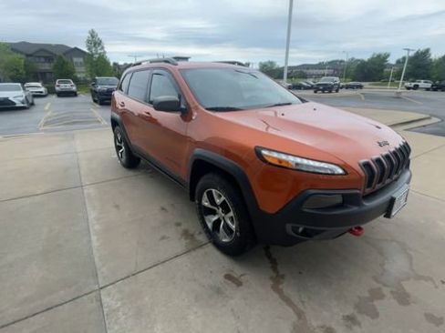Used 2015 Jeep Cherokee Trailhawk AWD/4WD image 4