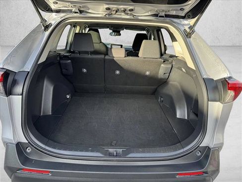 Used 2024 Toyota RAV4 LE AWD/4WD image 8