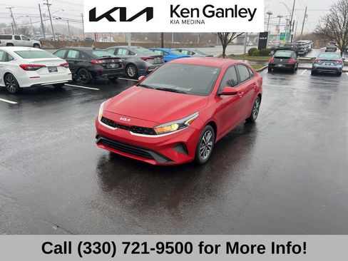 Certified 2023 Kia Forte LXS image 3
