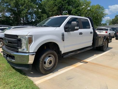 Used 2018 Ford F350 XL w/ Power Equipment Group AWD/4WD image 1