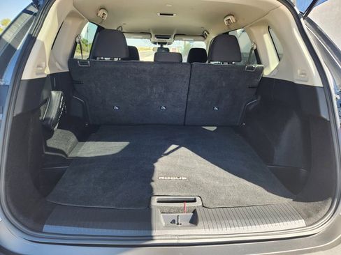 Used 2023 Nissan Rogue SV image 15