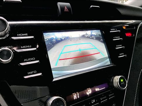 Used 2018 Toyota Camry SE image 26