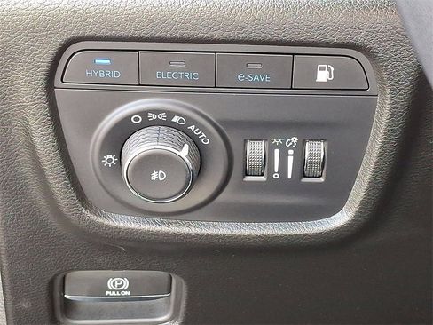 Used 2023 Jeep Grand Cherokee 4WD 4xe w/ Luxury Tech Group II image 26