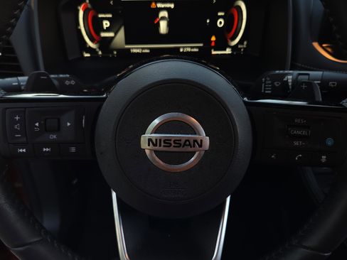 Used 2021 Nissan Rogue Platinum image 28