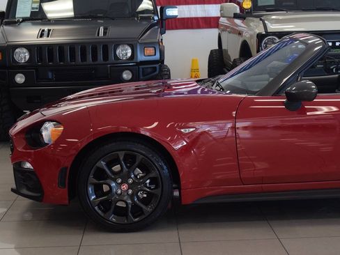Used 2020 FIAT 124 Spider Abarth w/ Convenience Group RWD image 23