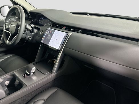Certified 2025 Land Rover Discovery Sport S image 33