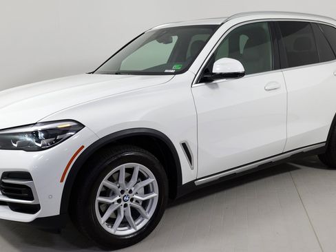 Used 2022 BMW X5 xDrive40i w/ Parking Assistance Package image 1