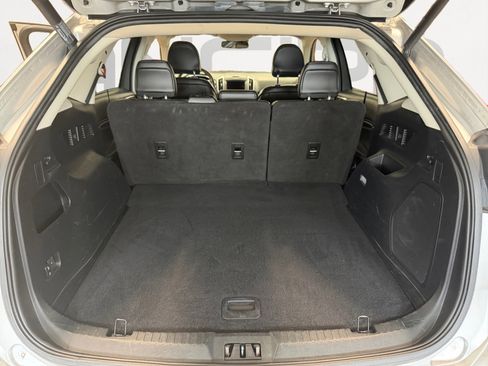Used 2019 Ford Edge Titanium FWD image 14