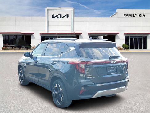 Certified 2025 Kia Seltos EX image 4
