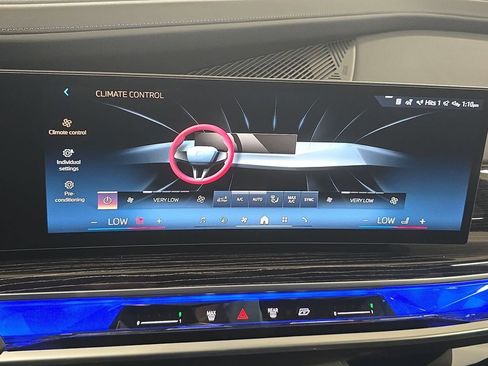 New 2026 BMW 750e xDrive 750e xDrive w/ Premium Package image 18