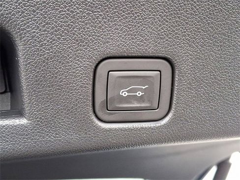 Used 2026 Chevrolet Traverse RS image 27