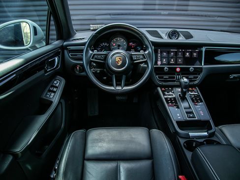 Certified 2023 Porsche Macan S AWD/4WD image 11