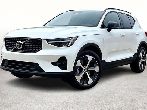 New 2026 Volvo XC40 B4 Plus w/ Protection Package Premier FWD image 2