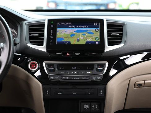 Used 2016 Honda Pilot Touring image 40