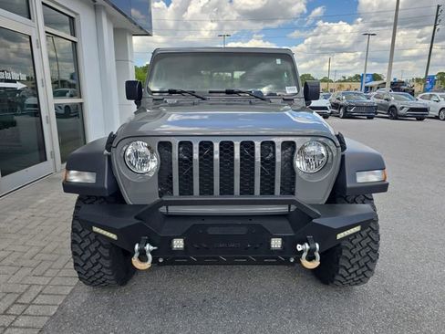 Used 2023 Jeep Gladiator Sport AWD/4WD image 2