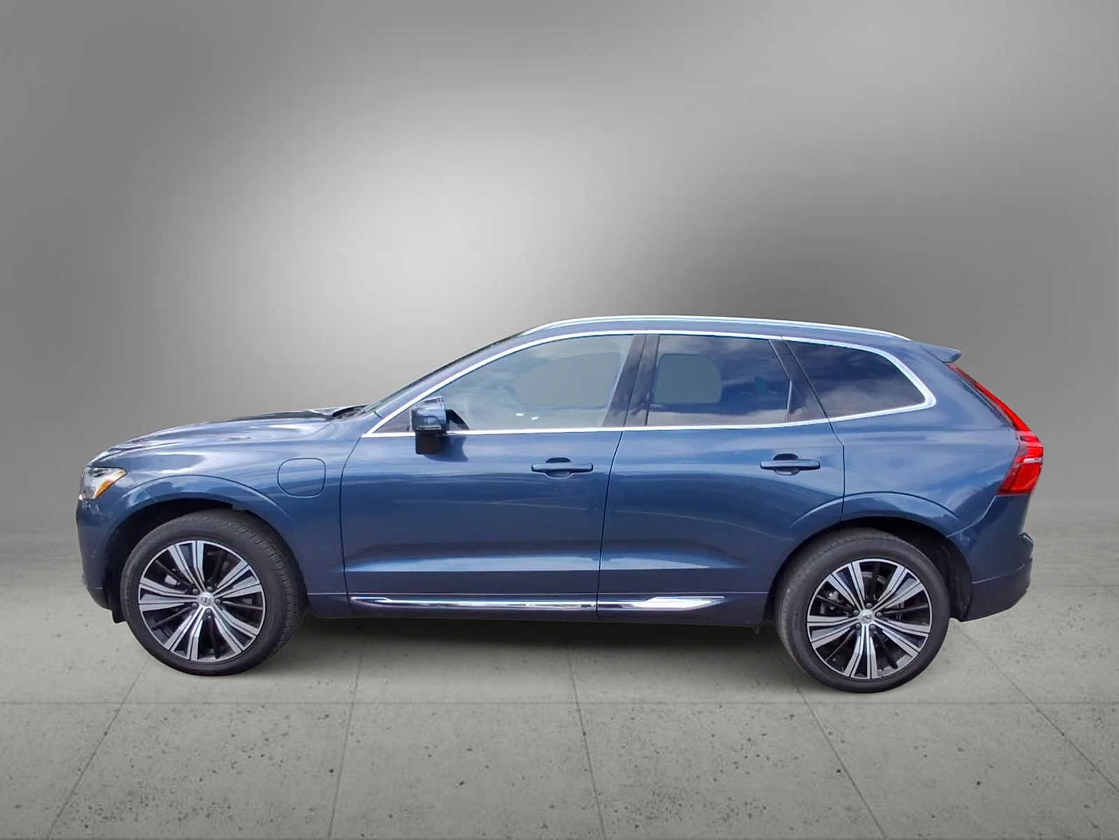Used 2023 Volvo XC60 T8 Ultimate w/ Climate Package AWD/4WD image 5