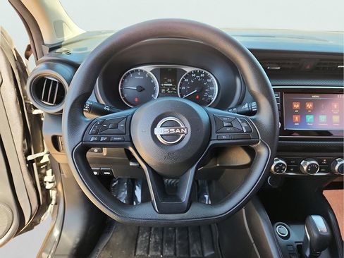 Used 2024 Nissan Kicks S image 21