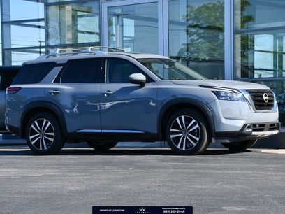 Used 2025 Nissan Pathfinder Platinum