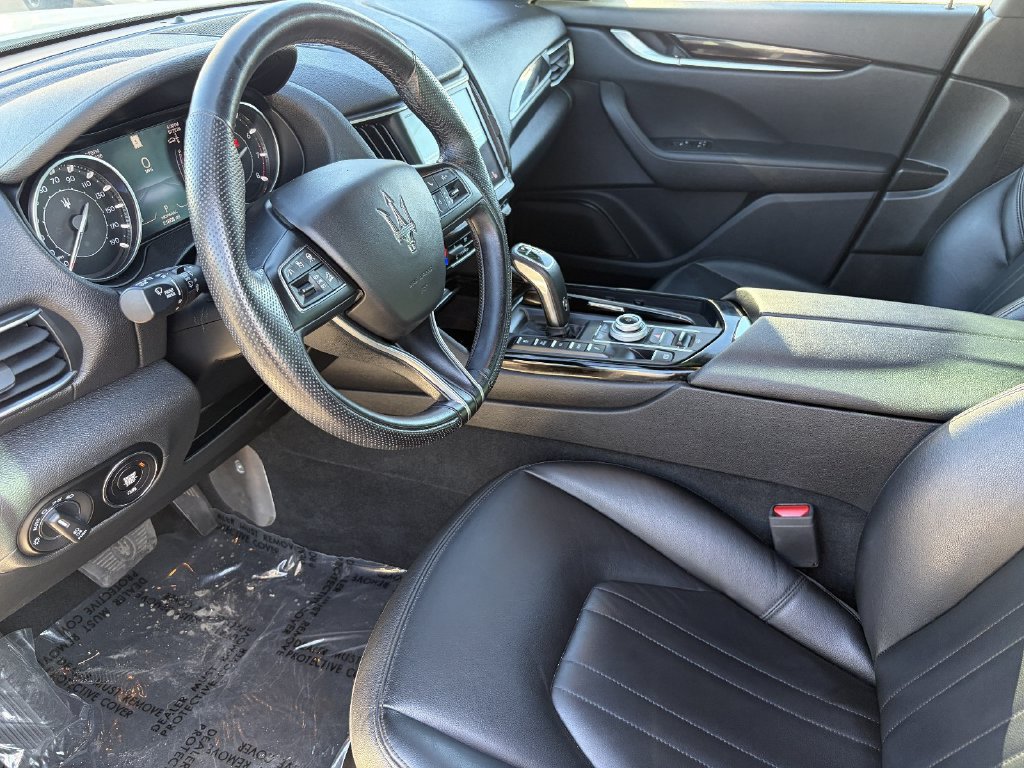 Used 2023 Maserati Levante GT AWD/4WD image 25