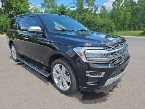 Used 2024 Ford Expedition Platinum AWD/4WD image 3