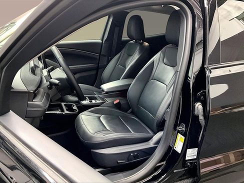 Used 2025 Ford Mustang Mach-E Premium image 14