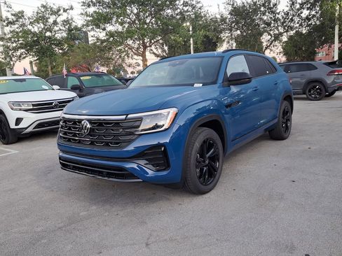 New 2026 Volkswagen Atlas Cross Sport SEL R-Line image 3