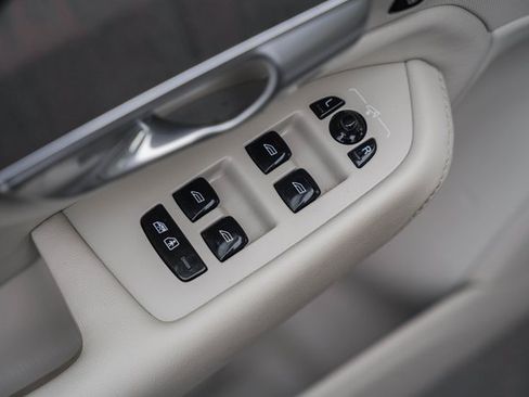 Used 2023 Volvo XC90 B6 Ultimate w/ Protection Package Premier image 40