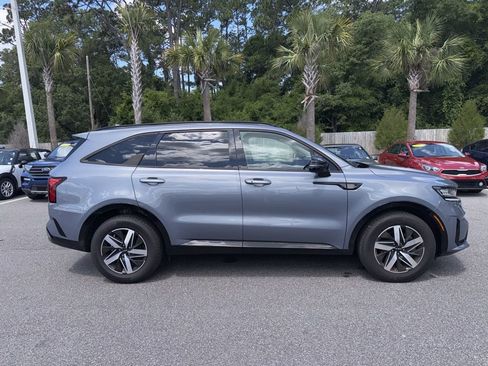 Certified 2023 Kia Sorento S FWD image 3