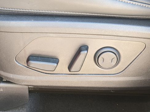 Certified 2022 Kia Sorento SX image 18