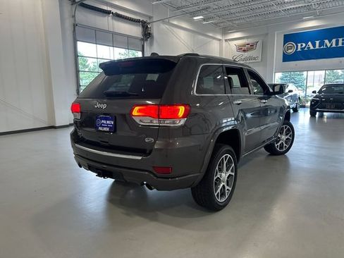 Used 2021 Jeep Grand Cherokee Overland AWD/4WD image 5