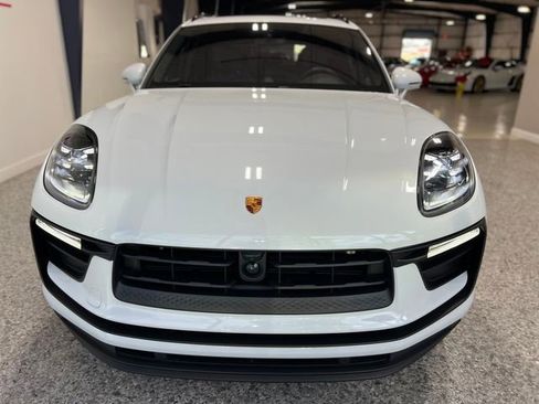 Used 2023 Porsche Macan Turbo image 15