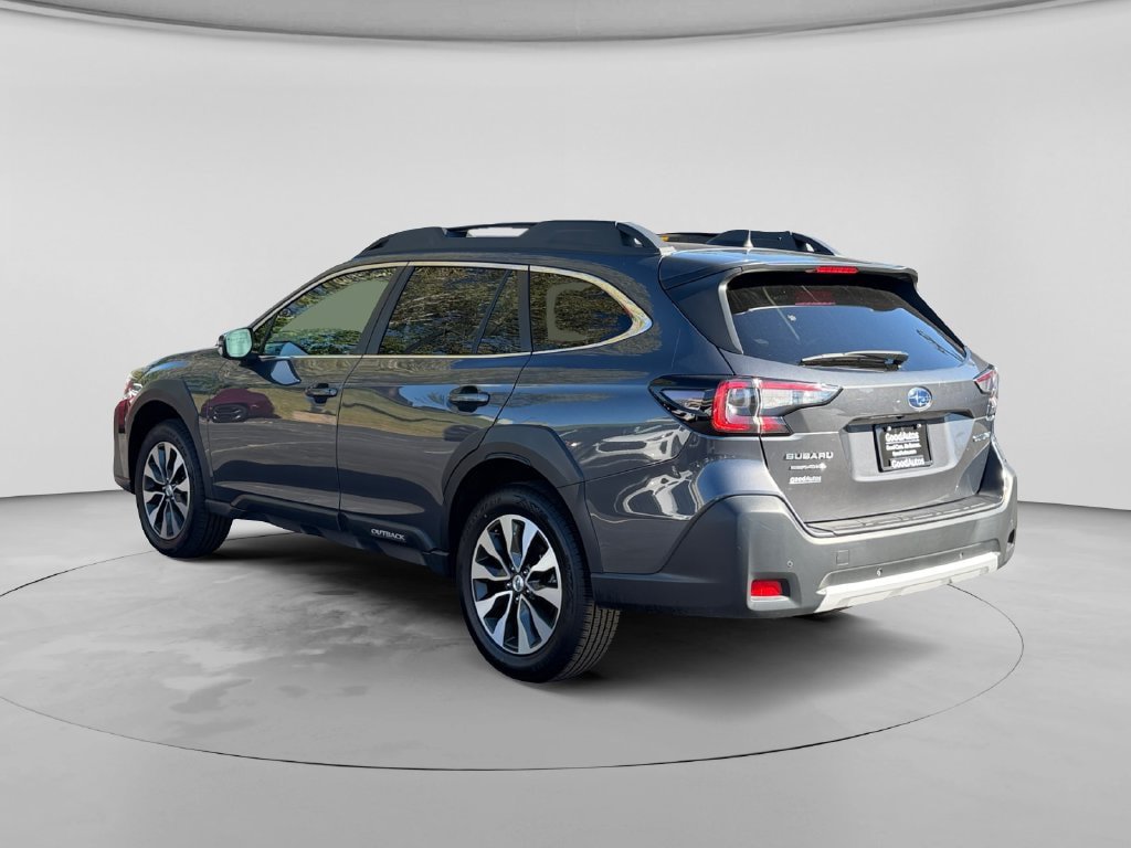 Used 2024 Subaru Outback Limited AWD/4WD image 3