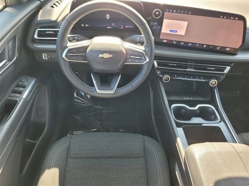 Certified 2025 Chevrolet Traverse LT image 18