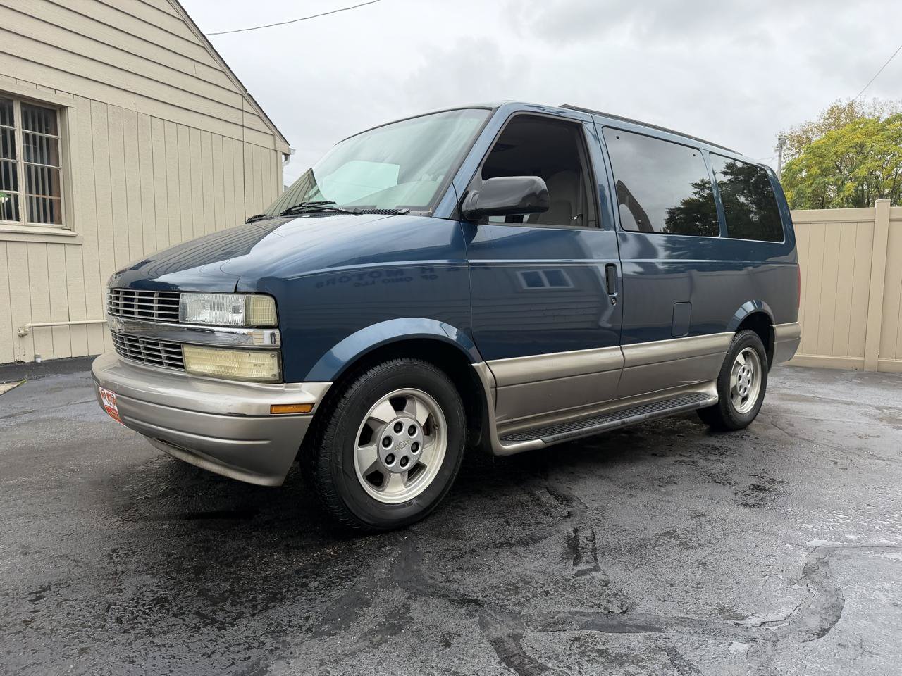 Used 2003 Chevrolet Astro Passenger AWD w/ LS Preferred Equipment Group image 12