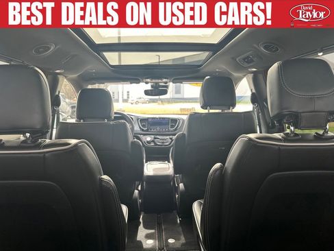 Used 2025 Chrysler Pacifica Limited FWD image 40