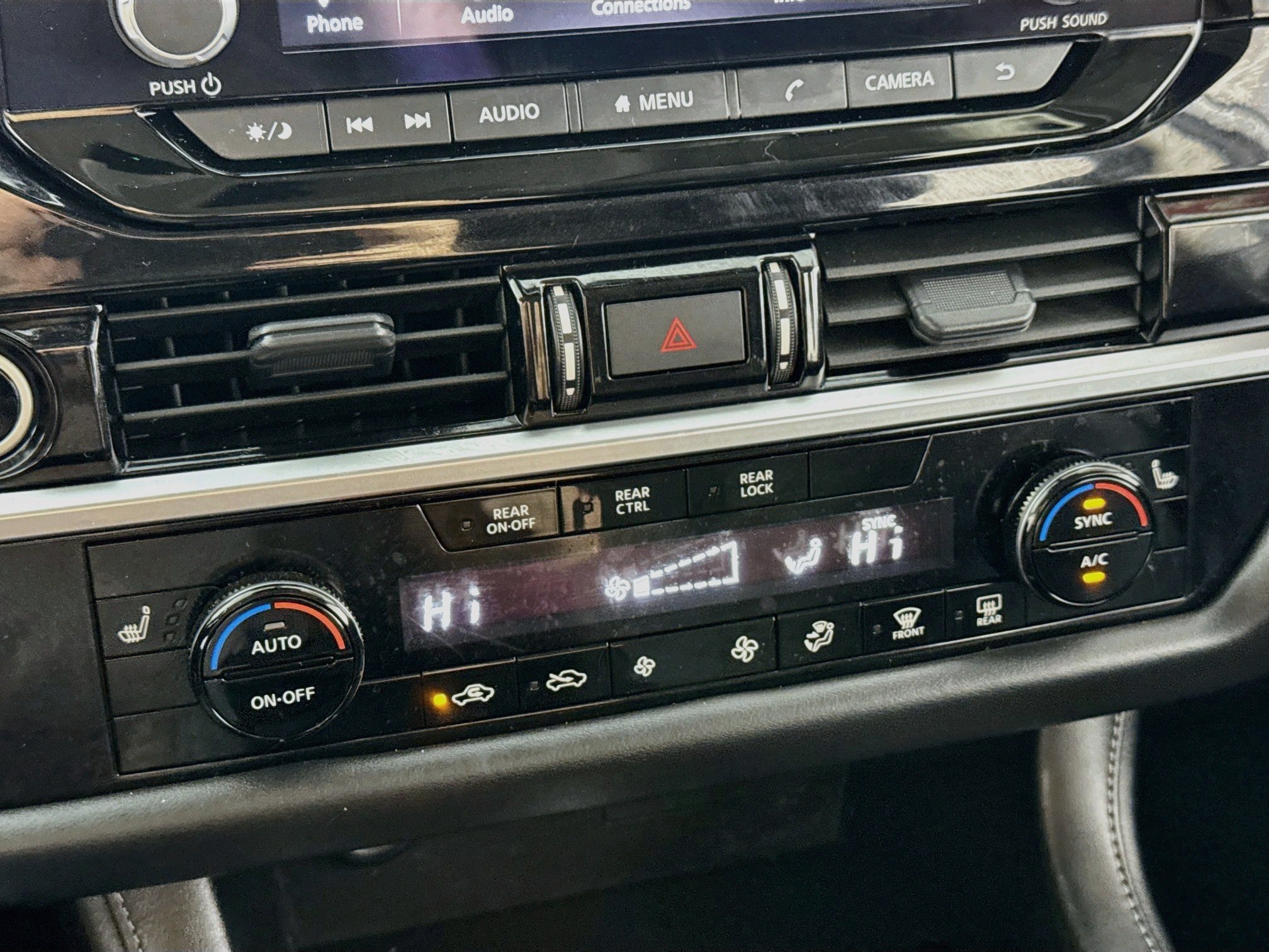 Used 2024 Nissan Pathfinder SV AWD/4WD image 18