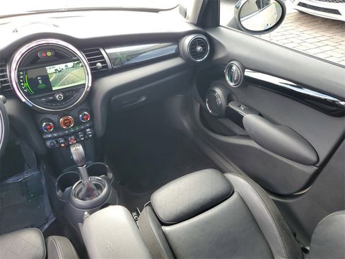 Used 2019 MINI Cooper S image 15