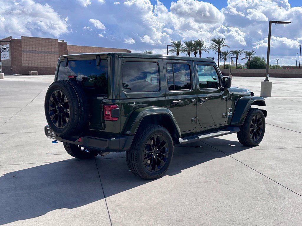 Used 2023 Jeep Wrangler Unlimited Sahara AWD/4WD image 9