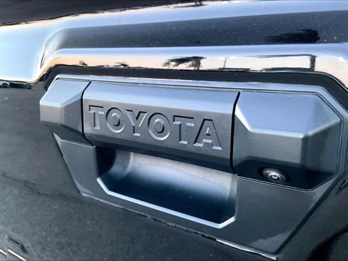 Used 2025 Toyota Tacoma TRD Off-Road image 29