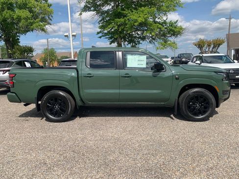 New 2026 Nissan Frontier SV RWD image 2