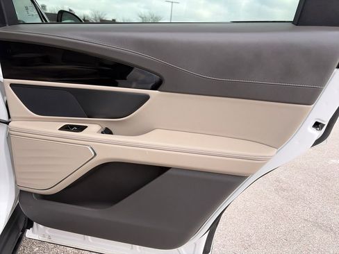 Used 2025 Lincoln Nautilus Premier image 35