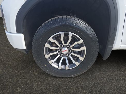 Used 2021 GMC Sierra 1500 AT4 w/ AT4 Preferred Package image 14